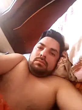 Snapshot of robredoj chatting on 10-13-25, 04:40 robredoj online show from 10-13-25, 04:40