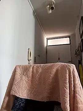 Snapshot of robredoj chatting on 10-19-25, 02:18 robredoj online show from 10-19-25, 02:18