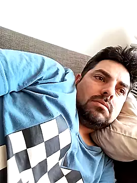 Snapshot of robredoj chatting on 11-02-25, 07:05 robredoj online show from 11-02-25, 07:05