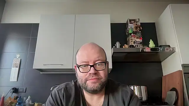 theitalianbear online show from 10-12-25, 06:34