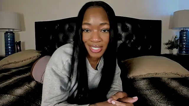 Snapshot of nicolesolace chatting on 02-13-26, 10:06 nicolesolace online show from 02-13-26, 10:06