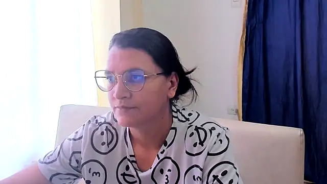 MARILYN GARCIA online show from 02-19-25, 05:49