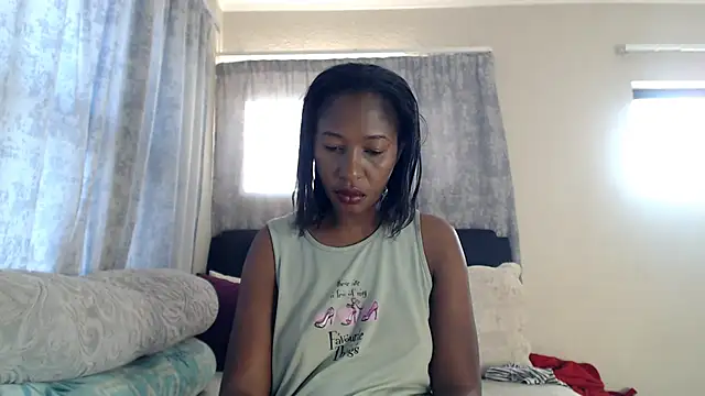 Snapshot of leanna23 chatting on 10-11-25, 04:44 leanna23 online show from 10-11-25, 04:44