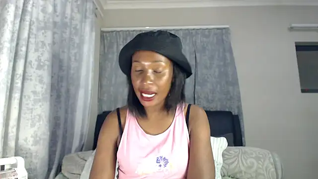 Snapshot of leanna23 chatting on 10-12-25, 06:07 leanna23 online show from 10-12-25, 06:07