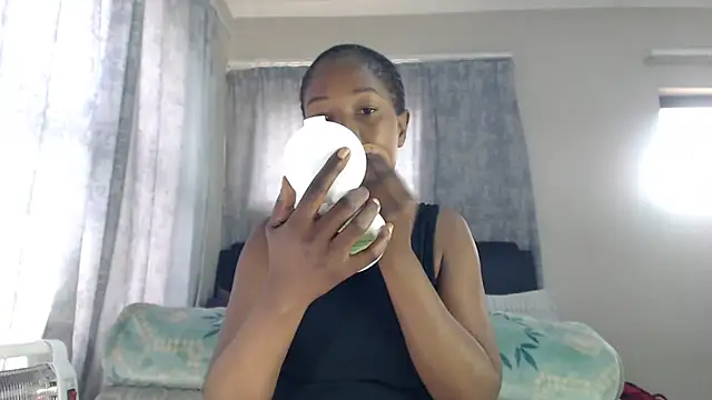 leanna23 online show from 12-23-25, 04:21