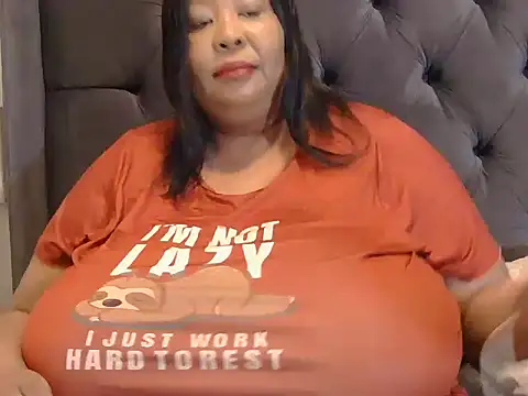 Snapshot of nancy111 chatting on 02-05-26, 02:27 nancy111 online show from 02-05-26, 02:27