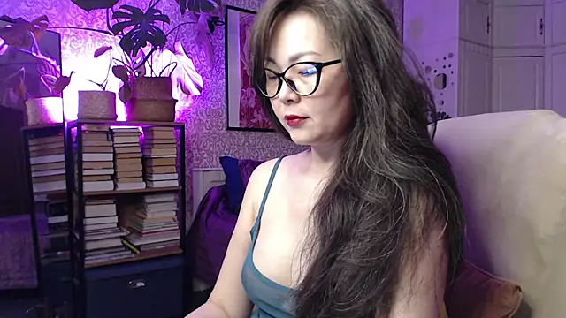 Snapshot of Koreanowner chatting on 11-13-25, 03:55 Koreanowner online show from 11-13-25, 03:55