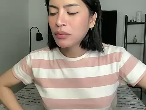 your bianca69 online show from 10-28-25, 05:44