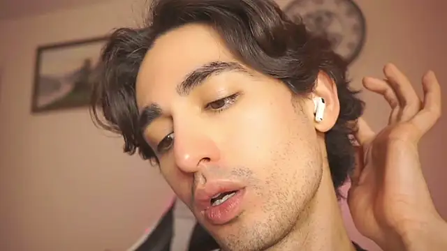 AlanDeNavarre online show from 02-19-25, 01:08