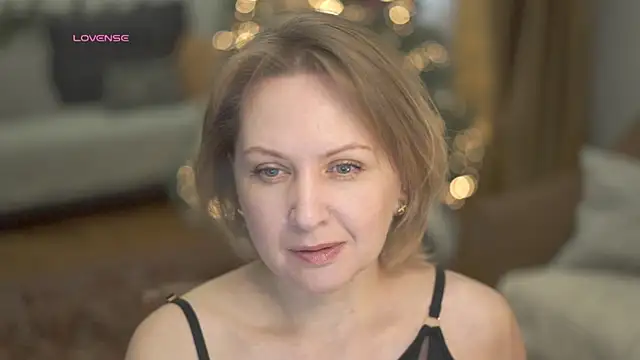 Snapshot of LitleSun chatting on 01-09-25, 09:59 LitleSun online show from 01-09-25, 09:59