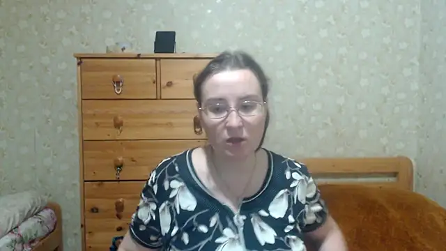 Smart Rose online show from 11-18-25, 04:44