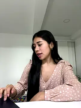 Snapshot of aimi_art1 chatting on 10-05-25, 01:04 aimi art1 online show from 10-05-25, 01:04