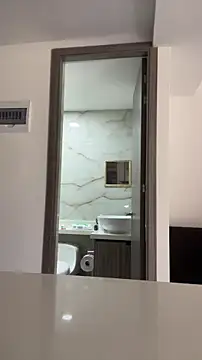 Snapshot of aimi_art1 chatting on 11-20-25, 05:34 aimi art1 online show from 11-20-25, 05:34