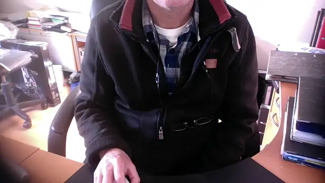 Snapshot of outlaw200 chatting on 01-13-25, 10:03 outlaw200 online show from 01-13-25, 10:03