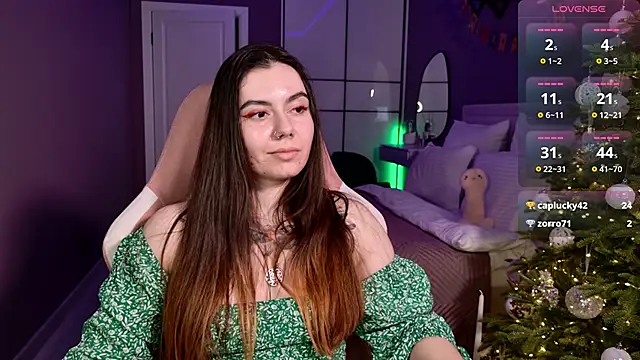 Snapshot of Foxohlove chatting on 12-20-24, 05:29 Foxohlove online show from 12-20-24, 05:29