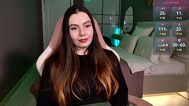 Snapshot of Foxohlove chatting on 02-16-25, 02:32 Foxohlove online show from 02-16-25, 02:32
