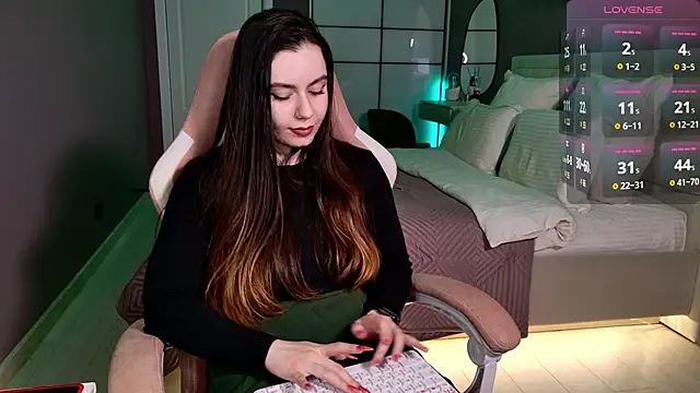 Snapshot of Foxohlove chatting on 02-16-25, 05:37 Foxohlove online show from 02-16-25, 05:37