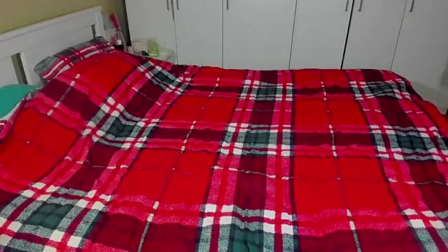 GoldCurves online show from 10-27-25, 05:33