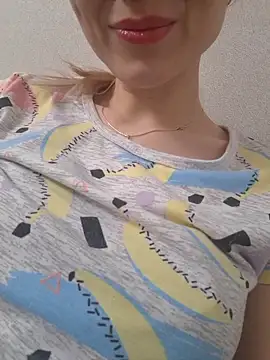 YogisticJuli666 online show from 10-30-25, 05:31