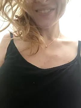 YogisticJuli666 online show from 11-17-25, 03:51