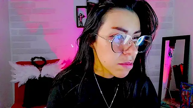 Snapshot of sky_girl1 chatting on 11-10-25, 03:05 sky girl1 online show from 11-10-25, 03:05