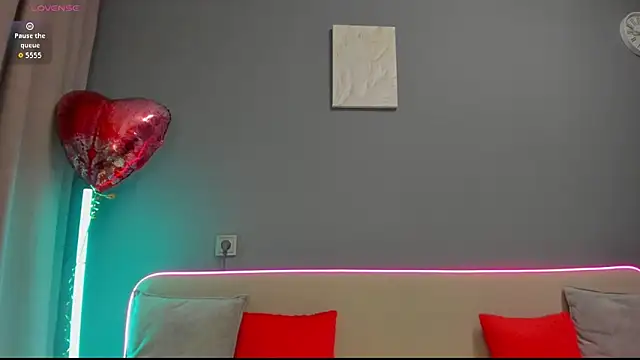 Malika Lisan online show from 02-18-26, 01:45