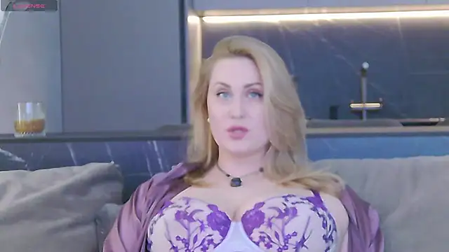 Snapshot of Sinful_Eyes chatting on 02-05-25, 02:26 Sinful Eyes online show from 02-05-25, 02:26