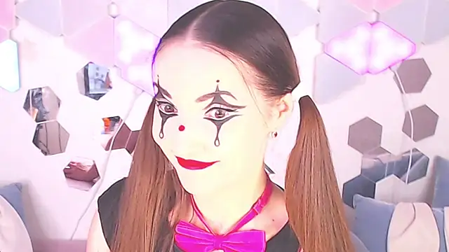 LexiKiss online show from 12-20-25, 11:01