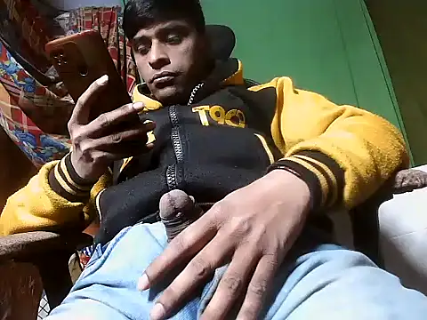 Snapshot of desiboy1101 chatting on 12-17-24, 03:28 desiboy1101 online show from 12-17-24, 03:28