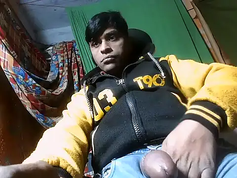 Snapshot of desiboy1101 chatting on 01-12-25, 07:53 desiboy1101 online show from 01-12-25, 07:53