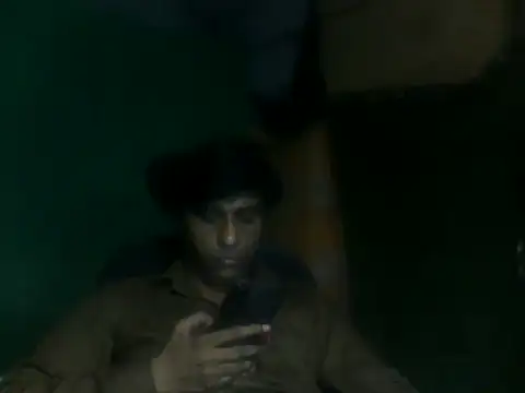 Snapshot of desiboy1101 chatting on 09-23-25, 03:20 desiboy1101 online show from 09-23-25, 03:20