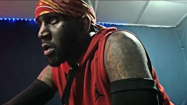 iBreakHeartz online show from 11-04-25, 02:38