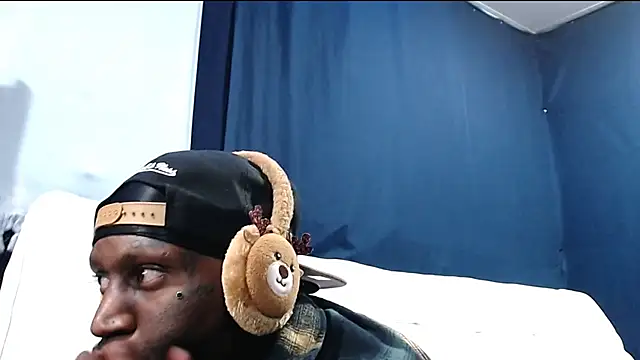 iBreakHeartz online show from 11-30-25, 11:36