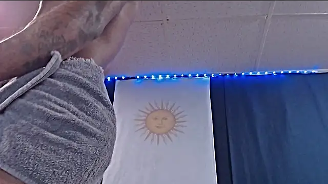 iBreakHeartz online show from 12-05-25, 03:20