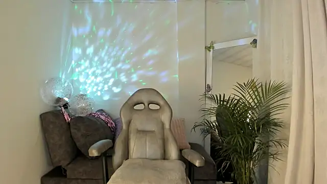 kirasofia online show from 09-29-25, 01:00