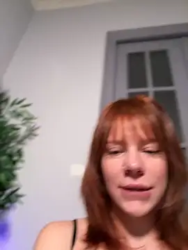 Snapshot of Oopsfoxy chatting on 10-25-25, 05:37 Oopsfoxy online show from 10-25-25, 05:37