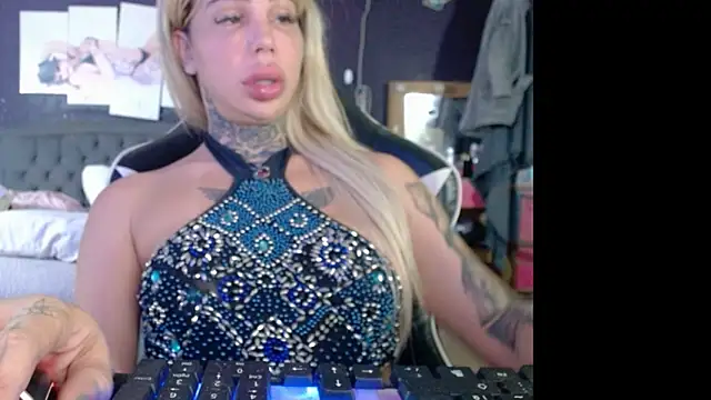 Snapshot of tatuada_sex chatting on 03-13-25, 06:48 tatuada sex online show from 03-13-25, 06:48