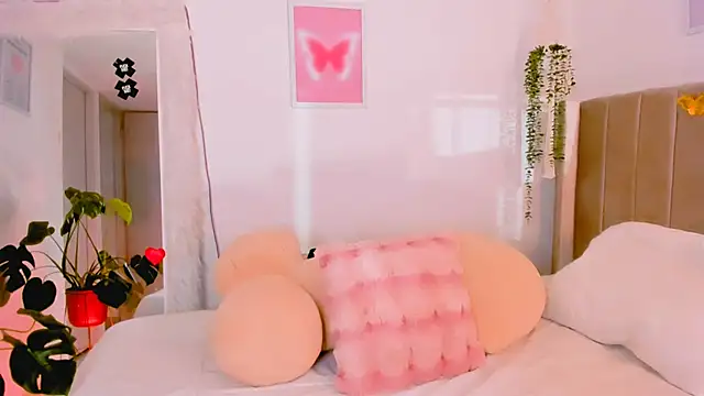 Snapshot of dulce_doll1 chatting on 11-22-25, 11:37 dulce doll1 online show from 11-22-25, 11:37