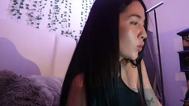 Snapshot of megaaann chatting on 12-14-25, 02:50 megaaann online show from 12-14-25, 02:50