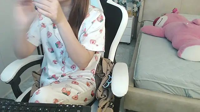 Hanako love online show from 01-15-25, 02:27
