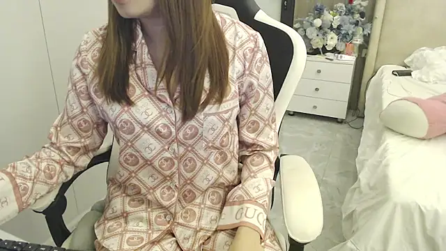 Hanako love online show from 02-13-25, 03:03