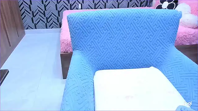 Snapshot of Toyota_Motor_Corporation chatting on 11-11-25, 11:16 Toyota Motor Corporation online show from 11-11-25, 11:16