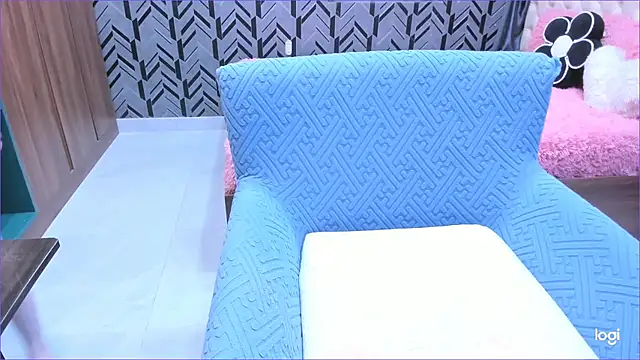 Snapshot of Toyota_Motor_Corporation chatting on 11-23-25, 11:15 Toyota Motor Corporation online show from 11-23-25, 11:15