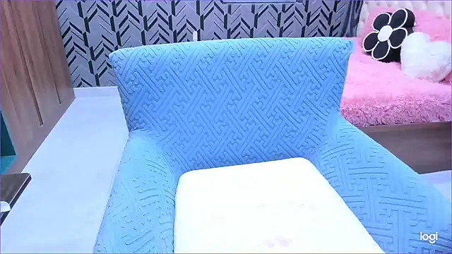 Snapshot of Toyota_Motor_Corporation chatting on 11-26-25, 11:17 Toyota Motor Corporation online show from 11-26-25, 11:17