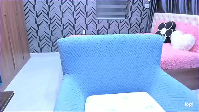 Snapshot of Toyota_Motor_Corporation chatting on 11-28-25, 11:18 Toyota Motor Corporation online show from 11-28-25, 11:18