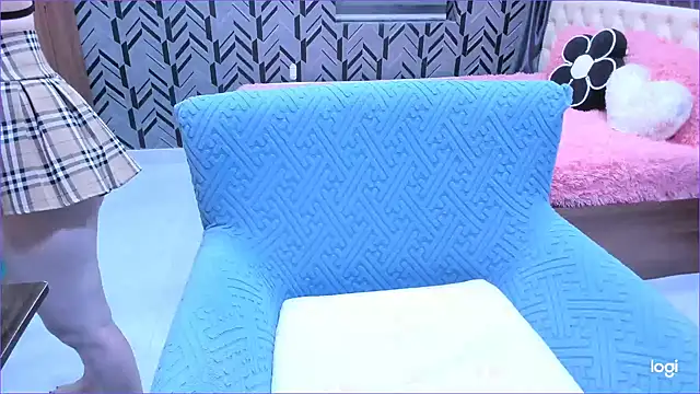 Snapshot of Toyota_Motor_Corporation chatting on 12-02-25, 11:23 Toyota Motor Corporation online show from 12-02-25, 11:23