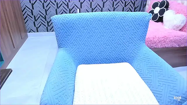 Snapshot of Toyota_Motor_Corporation chatting on 12-04-25, 11:24 Toyota Motor Corporation online show from 12-04-25, 11:24