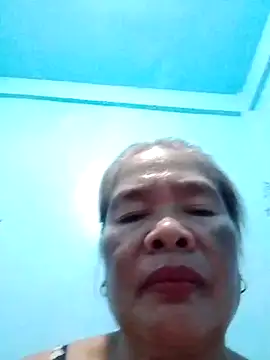 Snapshot of sexylizzy4u chatting on 10-20-25, 12:49 sexylizzy4u online show from 10-20-25, 12:49