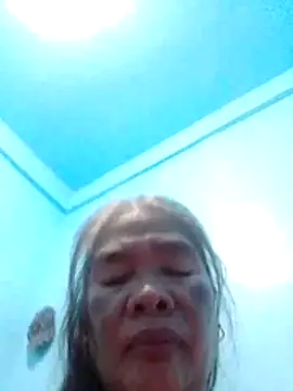 Snapshot of sexylizzy4u chatting on 10-24-25, 04:03 sexylizzy4u online show from 10-24-25, 04:03