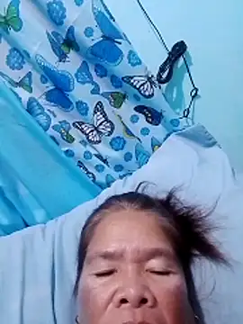 Snapshot of sexylizzy4u chatting on 12-17-25, 02:01 sexylizzy4u online show from 12-17-25, 02:01